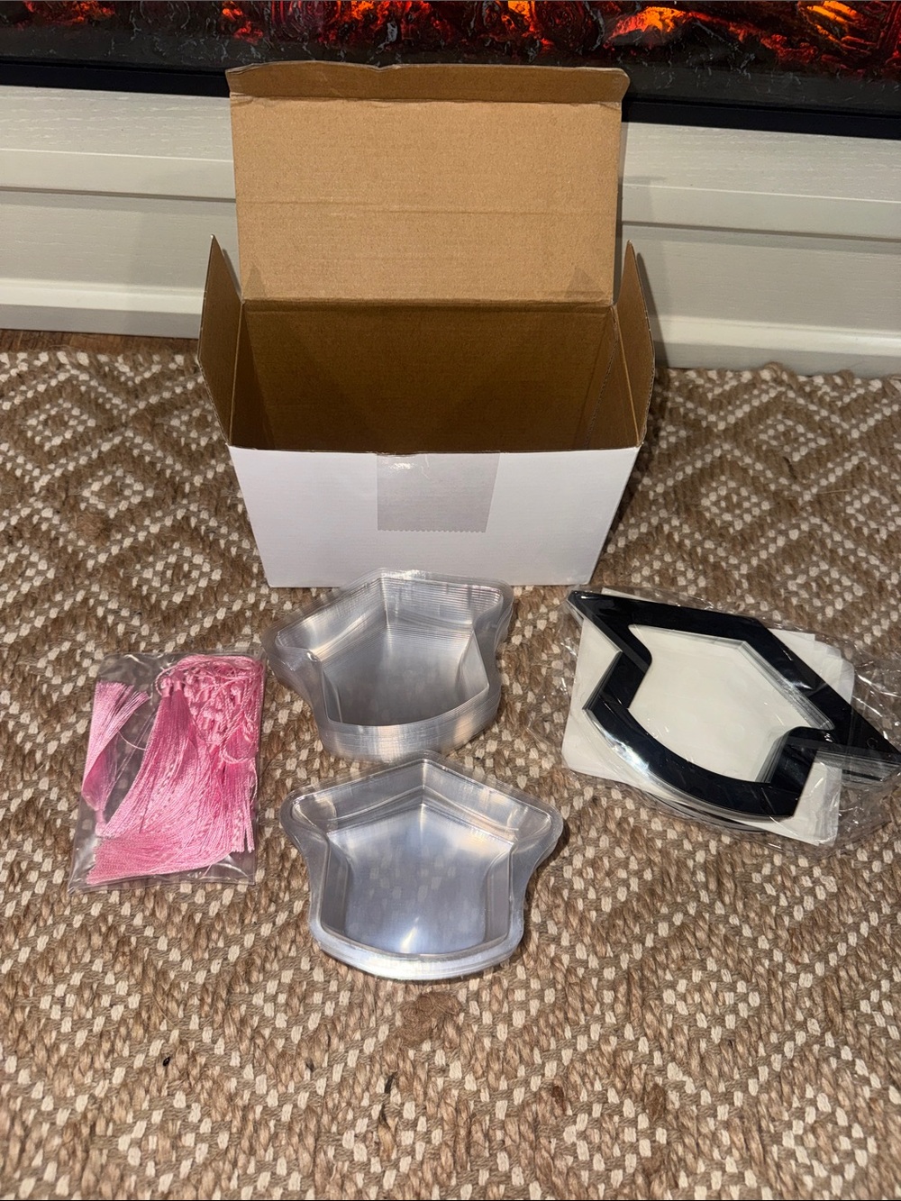 Graduation Party Supplies (Tassels with Caps Decor and Cap Clear Plastic Bowls)
